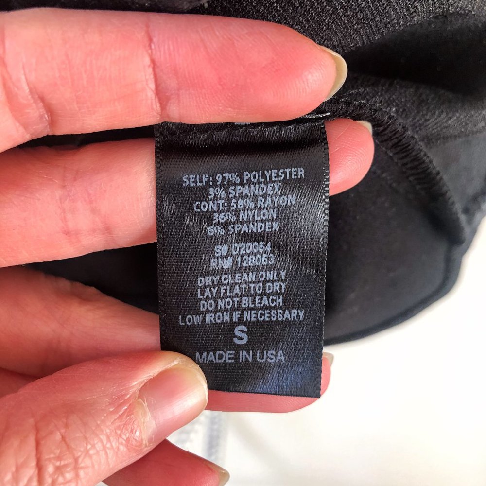 Potter's Pot Black Quilted Pattern Mini Skirt (S) - Picture 4 of 4